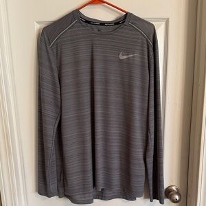 Nike Men's Striped Breathable Gray Long Sleeve Running Tee